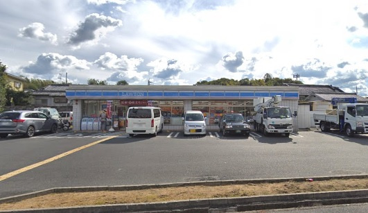 【コンビニエンスストア】ローソン　岩室店まで305ｍ