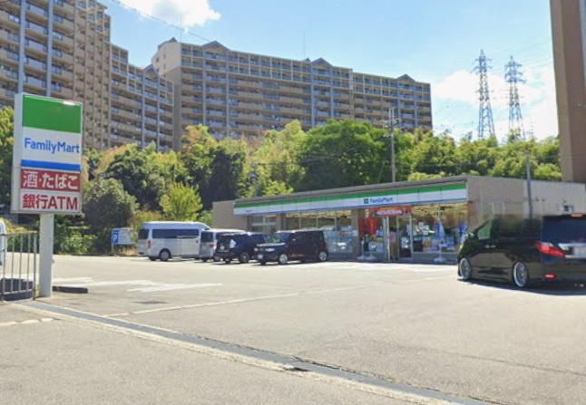 【コンビニエンスストア】ファミリーマート　和泉室堂北店まで737ｍ