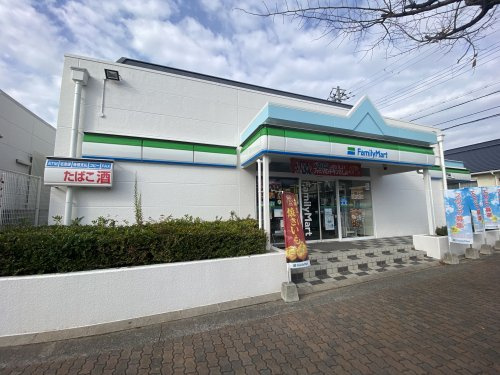 【コンビニエンスストア】ファミリーマート　かすがプラザ店まで640ｍ