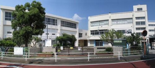 【小学校】横浜市立六つ川台小学校まで204ｍ