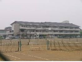 【中学校】小山市立乙女中学校まで1781ｍ