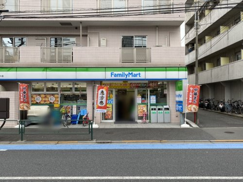【コンビニエンスストア】ファミリーマート　世田谷淡島通り店まで344ｍ