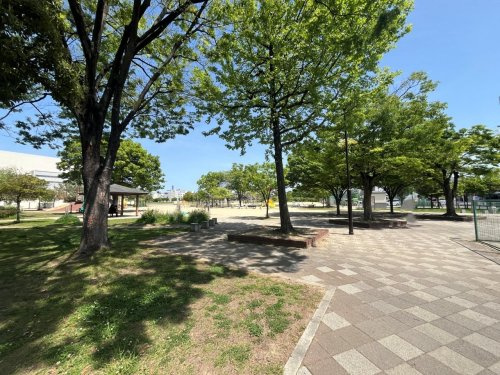 【公園】川名公園まで350ｍ