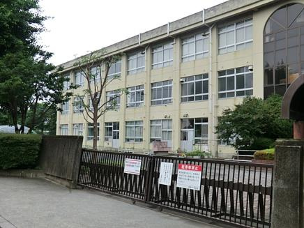 【中学校】若草中学校まで973ｍ