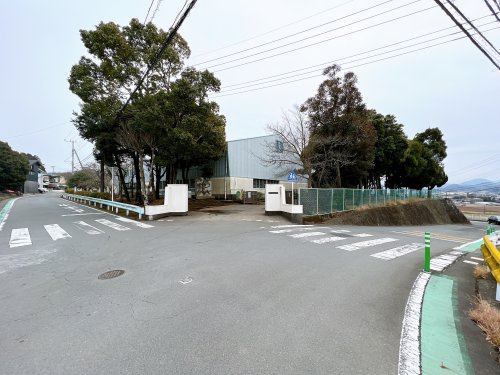 【小学校】三島市立向山小学校まで1500ｍ