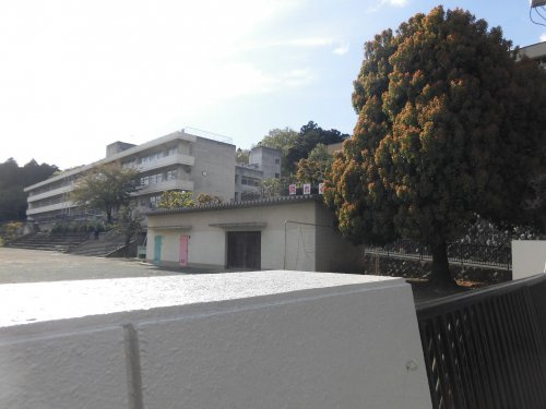 【中学校】吹上中学校まで1323ｍ