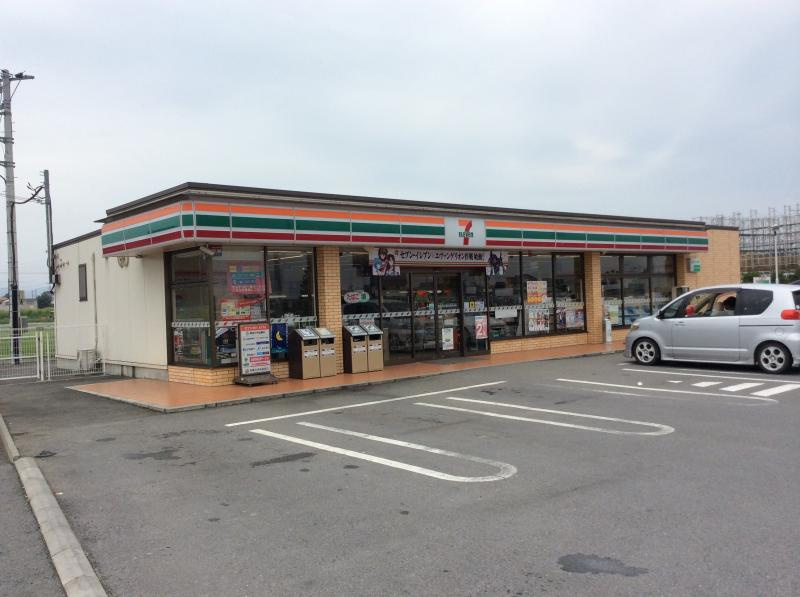 【コンビニエンスストア】セブンイレブン　本庄西富田店まで854ｍ