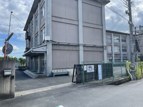 【小学校】桜井市立纒向小学校まで640ｍ