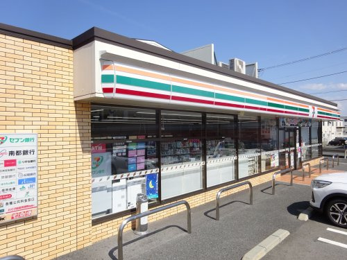 【コンビニエンスストア】セブンイレブン　大和高田東中1丁目店まで1124ｍ