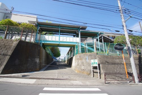 【小学校】長沢小学校まで65ｍ