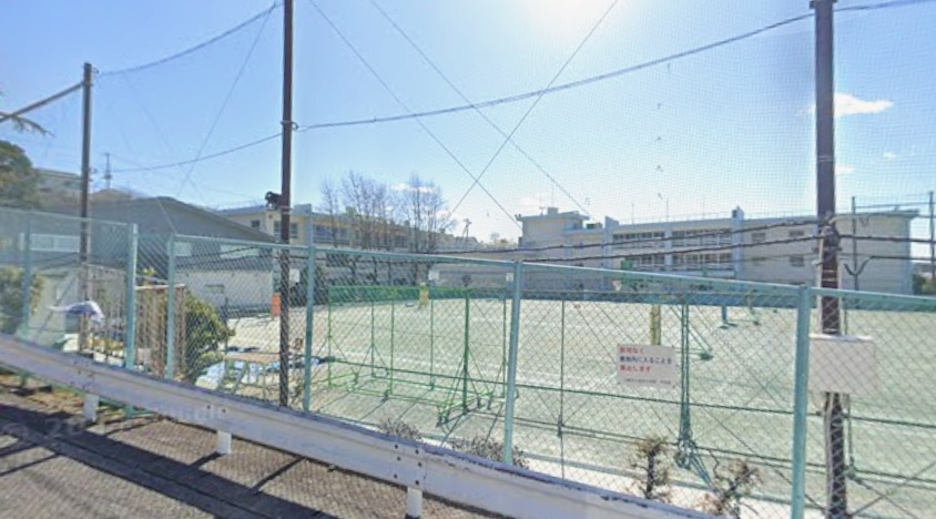 【中学校】長沢中学校まで427ｍ