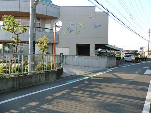 【幼稚園】綾瀬こばと幼稚園まで902ｍ