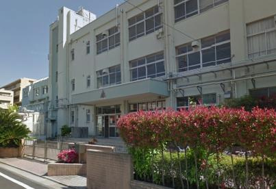 【中学校】江戸川区立春江中学校まで606ｍ