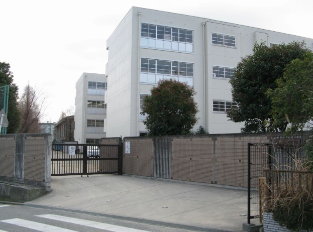 【中学校】吹田市立片山中学校まで700ｍ
