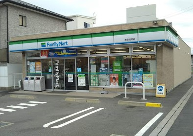 【コンビニエンスストア】ファミリーマート　清須桃栄店まで819ｍ