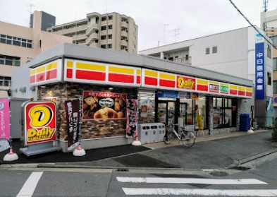 【コンビニエンスストア】デイリーヤマザキ　須ケ口駅南口店まで854ｍ