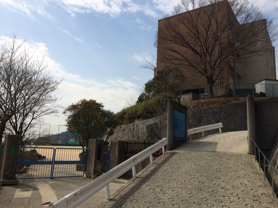【中学校】西宮市立苦楽園中学校まで949ｍ