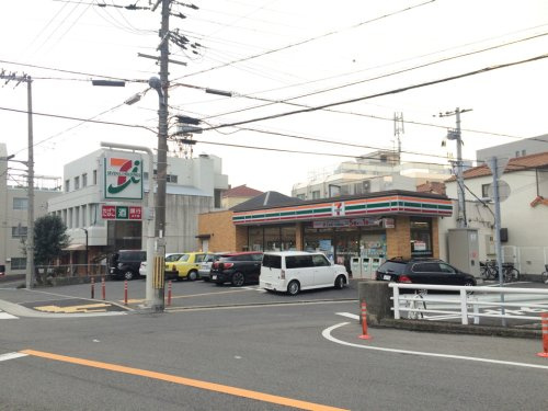 【コンビニエンスストア】セブンイレブン　西宮樋之池町店まで717ｍ