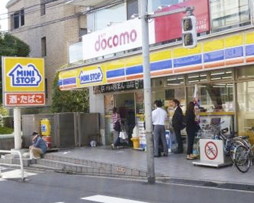 【コンビニエンスストア】ミニストップ　駒沢1丁目店まで354ｍ