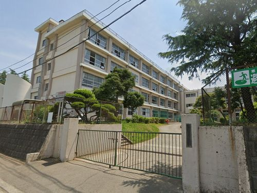 【中学校】寒川町立旭が丘中学校まで830ｍ