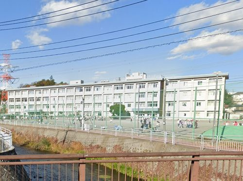 【小学校】綾瀬市立綾南小学校まで787ｍ