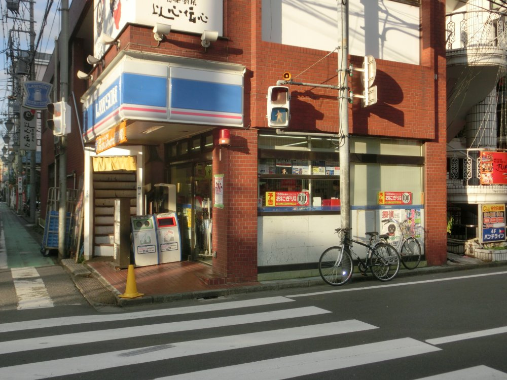 【コンビニエンスストア】ローソン　川越駅前まで696ｍ