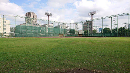 【スポーツ施設】港区立麻布運動場まで327ｍ