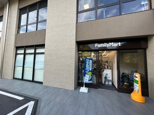 【コンビニエンスストア】ファミリーマート　甲南山手店まで1111ｍ