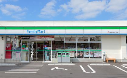 【コンビニエンスストア】ファミリーマート　上板橋三丁目店まで179ｍ