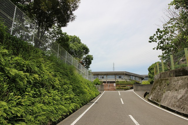 【中学校】旭中学校まで1084ｍ