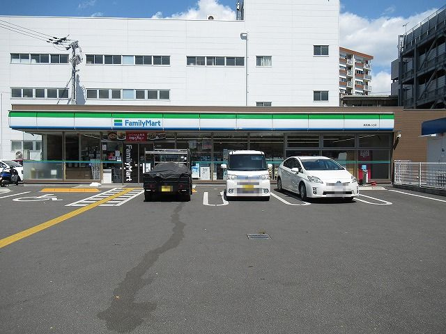【コンビニエンスストア】ファミリーマート　高知梅ノ辻店まで315ｍ