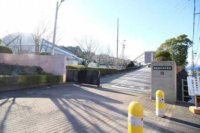 【高校】高知商業高校まで1181ｍ