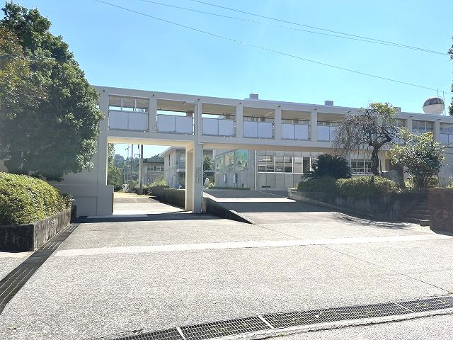 【小学校】いの町立枝川小学校まで796ｍ