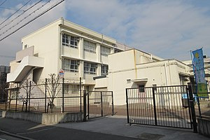 【小学校】西宮市立津門小学校まで408ｍ