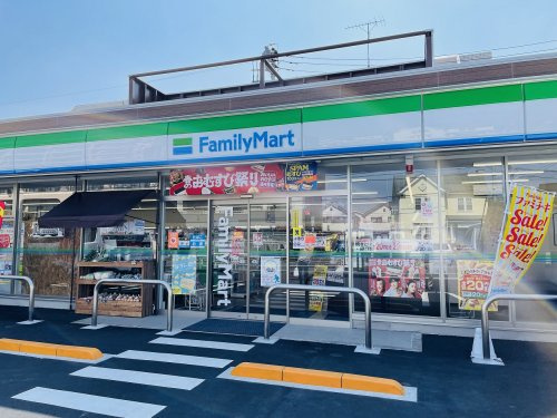 【コンビニエンスストア】ファミリーマート元横山町店まで184ｍ