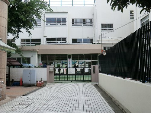 【小学校】渋谷区幡代小学校まで563ｍ