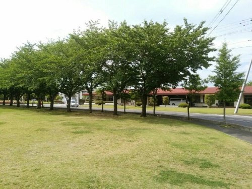 【公園】久喜市コミュニティ広場まで490ｍ