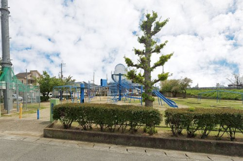 【公園】高月向井田公園まで240ｍ