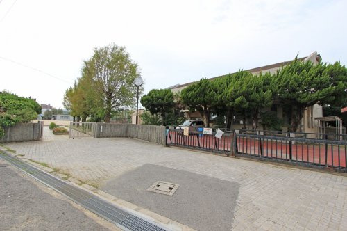 【小学校】泉南市立樽井小学校まで530ｍ