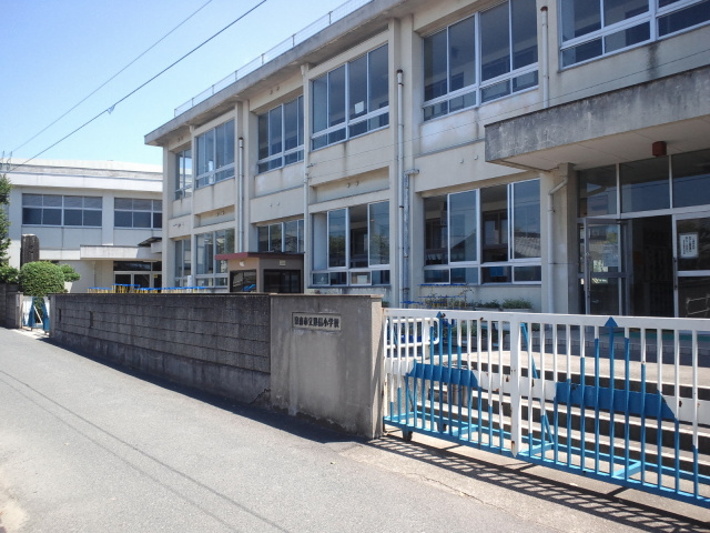 【小学校】泉南市立雄信小学校まで1620ｍ