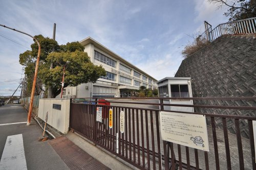【小学校】熊取町立南小学校まで1080ｍ