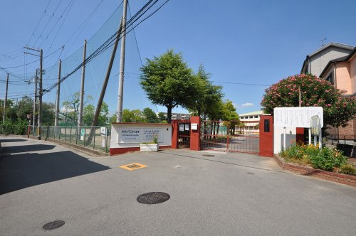 【中学校】高石市立高石中学校まで1290ｍ