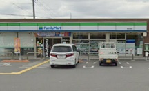 【コンビニエンスストア】ファミリーマート熊谷村岡店まで884ｍ