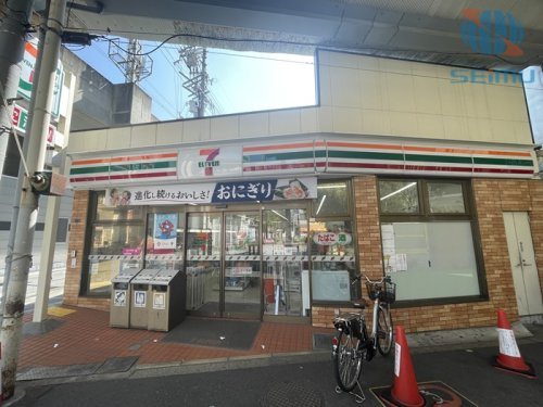 【コンビニエンスストア】セブンイレブン　岸里玉出駅前店まで400ｍ