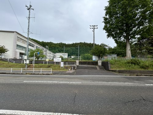 【小学校】粟津小学校まで878ｍ