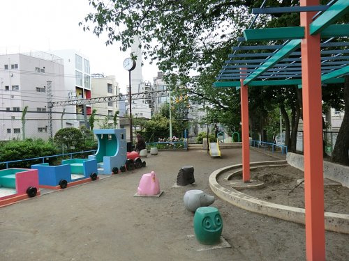 【公園】上原児童遊園地まで608ｍ