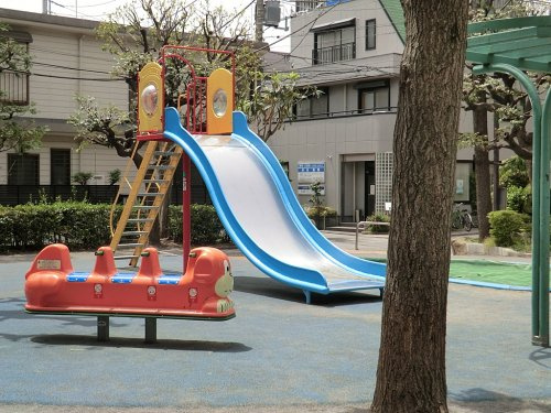 【公園】五本木児童遊園まで226ｍ