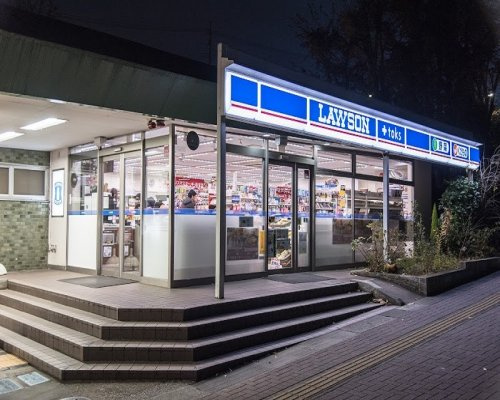 【コンビニエンスストア】LAWSON＋toksすずかけ台店まで817ｍ