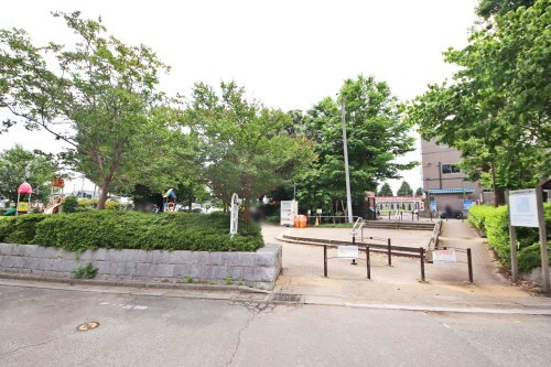 【公園】東口中央公園まで547ｍ