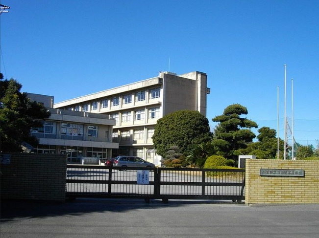 【高校】千葉県立津田沼高校まで2100ｍ